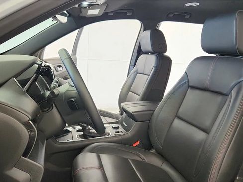 Used 2023 Chevrolet Traverse RS FWD image 27