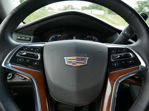 Used 2020 Cadillac Escalade Premium Luxury w/ Escalade Sport Edition AWD/4WD image 26