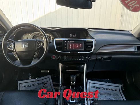 Used 2017 Honda Accord Touring image 23