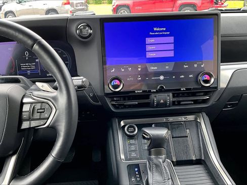 Used 2024 Lexus GX 550 AWD/4WD image 7
