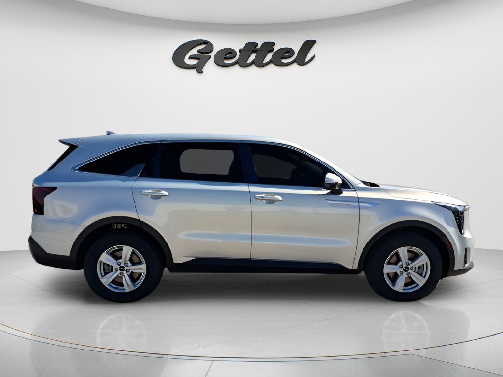 Used 2026 Kia Sorento LX FWD image 4