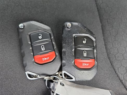 Used 2021 Jeep Wrangler Unlimited Rubicon image 34