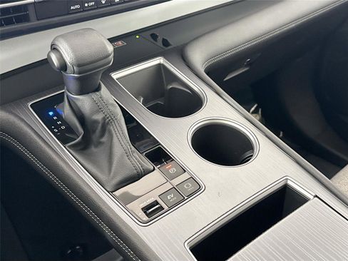 Used 2025 Toyota Sienna LE image 27