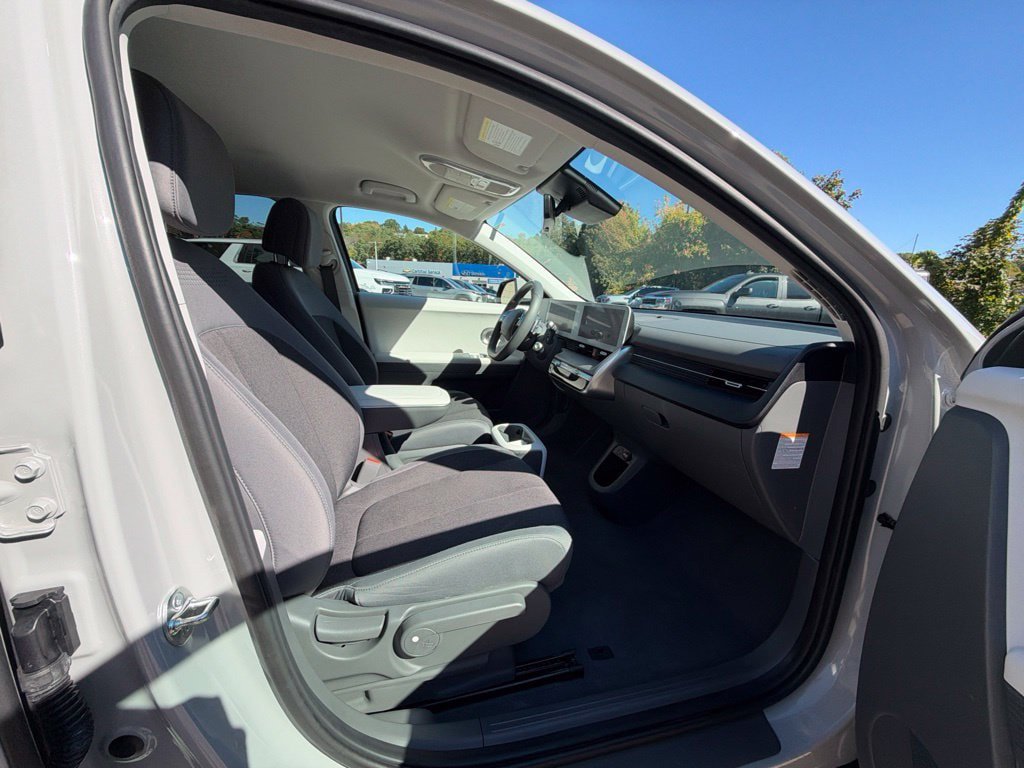 Certified 2024 Hyundai Ioniq 5 SEL AWD/4WD image 17