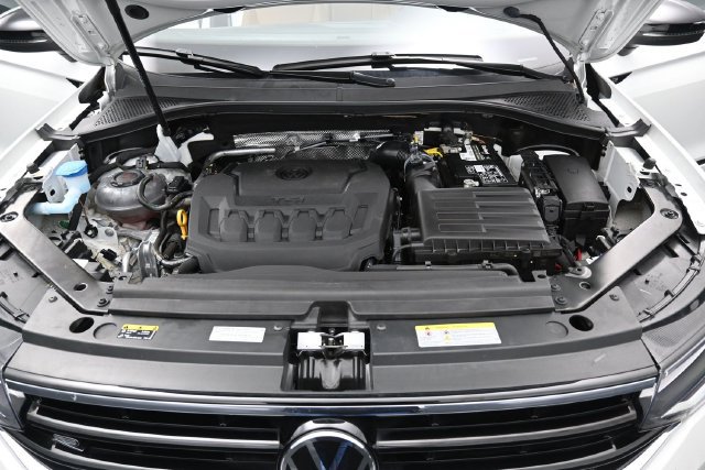 Used 2023 Volkswagen Tiguan SE R-Line FWD image 36