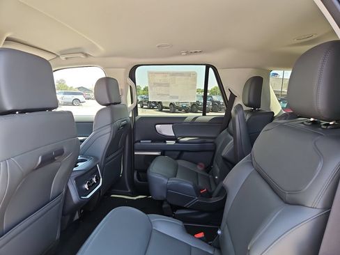 New 2027 Ford Expedition Active RWD image 19
