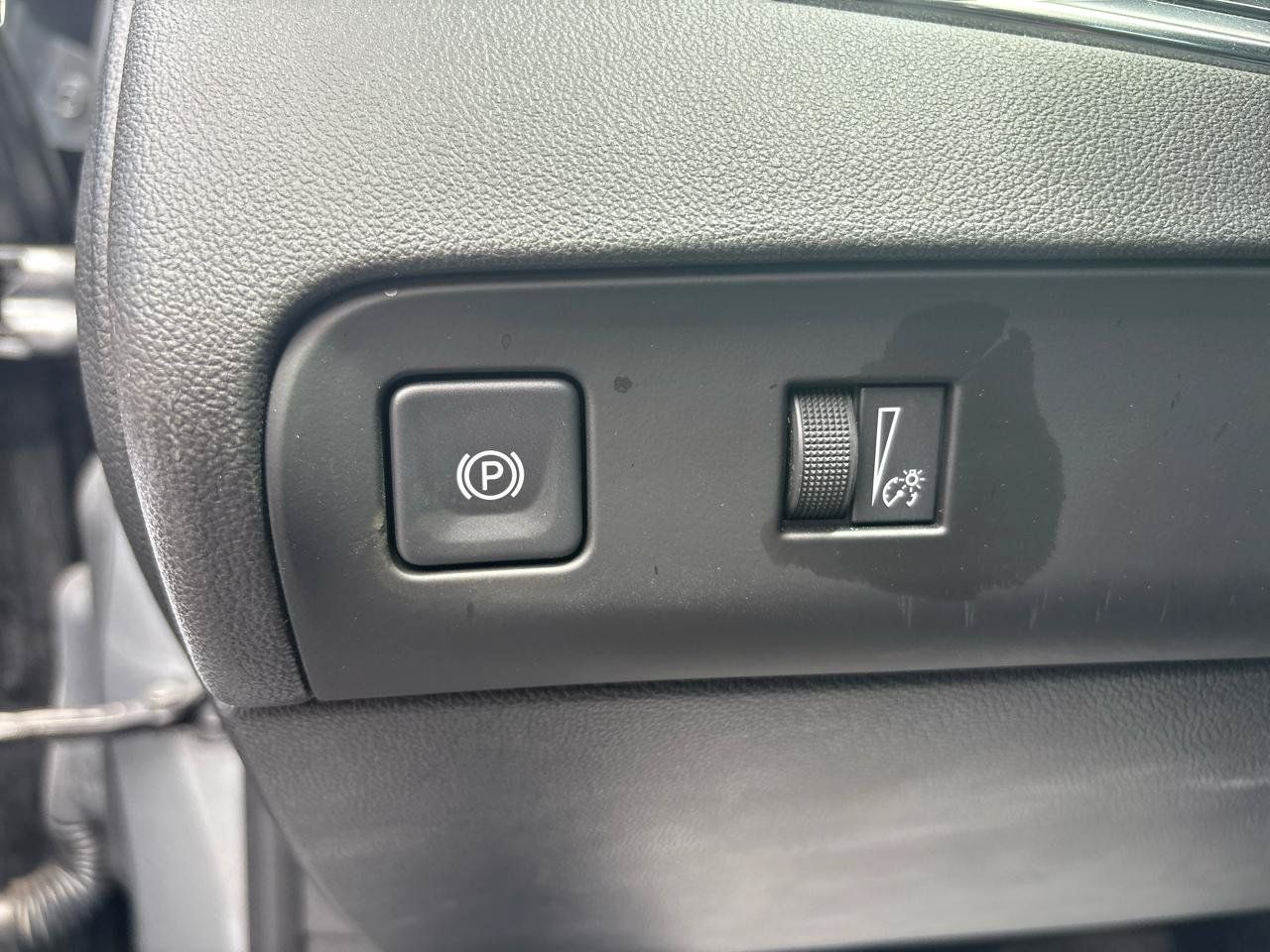 Used 2023 Buick Enclave Essence w/ Experience Buick Package FWD image 11