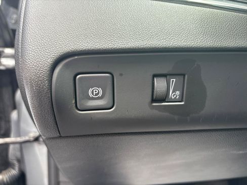 Used 2023 Buick Enclave Essence w/ Experience Buick Package FWD image 11