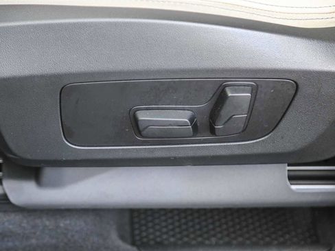 Certified 2023 BMW X1 xDrive28i w/ Convenience Package image 17