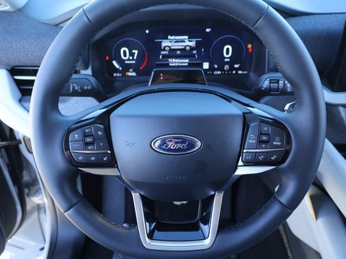 New 2026 Ford Explorer Platinum w/ LUX Leather Package AWD/4WD image 3