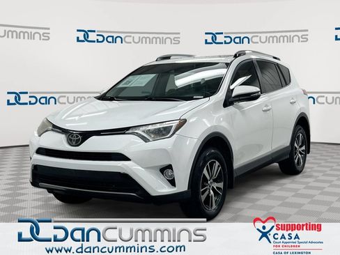 Used 2017 Toyota RAV4 XLE AWD/4WD image 1