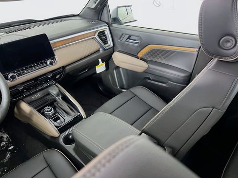 New 2026 GMC Canyon Denali image 21