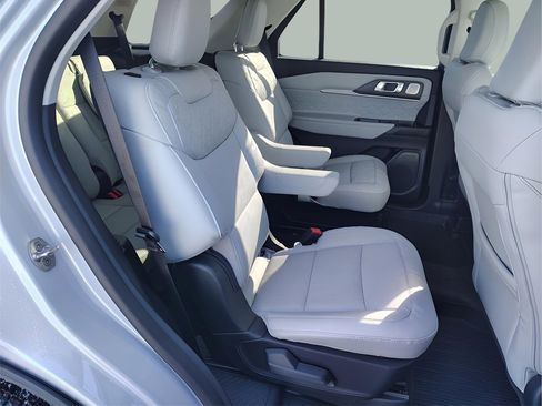New 2026 Ford Explorer Platinum w/ LUX Leather Package image 32
