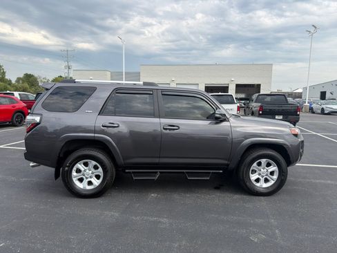 Used 2021 Toyota 4Runner SR5 Premium w/ Moonroof Package AWD/4WD image 7