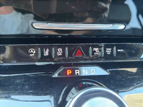 Used 2024 Jeep Wagoneer Series II w/ Flexible Seating Group RWD image 25