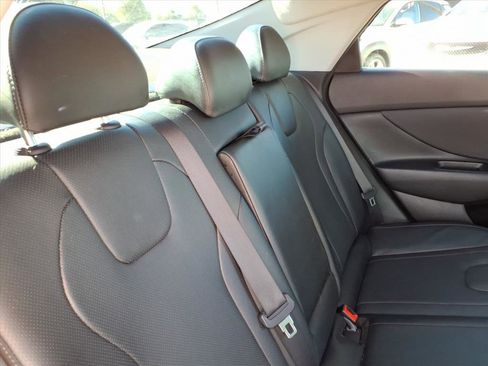 Certified 2022 Hyundai Elantra Limited image 14