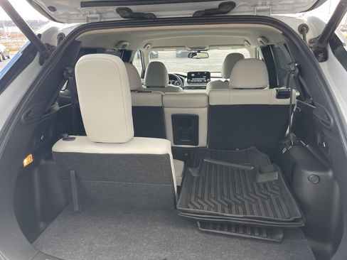 Used 2023 Mitsubishi Outlander image 8