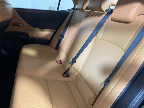 Certified 2022 Lexus ES 350 w/ Premium Package image 13