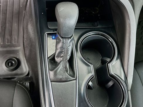 Used 2018 Toyota Camry LE image 23