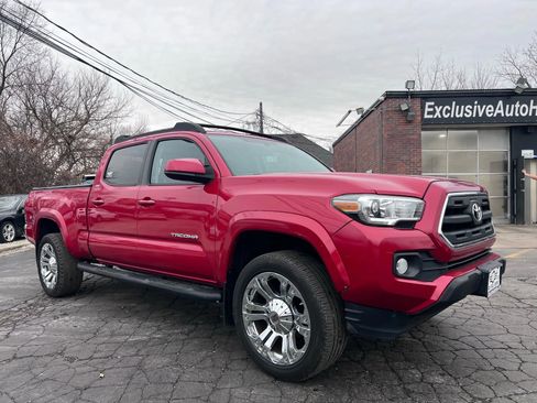 Used 2017 Toyota Tacoma SR5 image 4