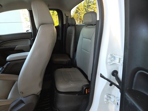 Used 2019 Chevrolet Colorado W/T image 18