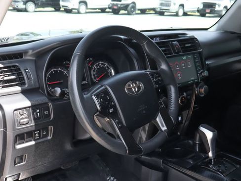 Used 2022 Toyota 4Runner TRD Off-Road AWD/4WD image 22