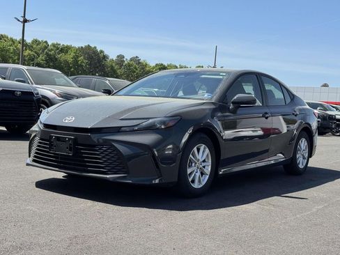 Used 2025 Toyota Camry LE FWD image 24