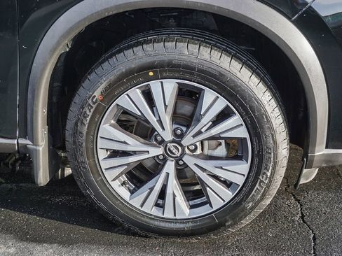 Used 2023 Nissan Rogue SV w/ SV Premium B Package image 9