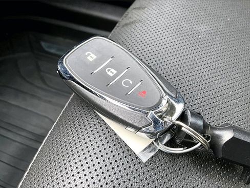 Used 2024 Chevrolet Trax RS w/ Driver Confidence Package image 11