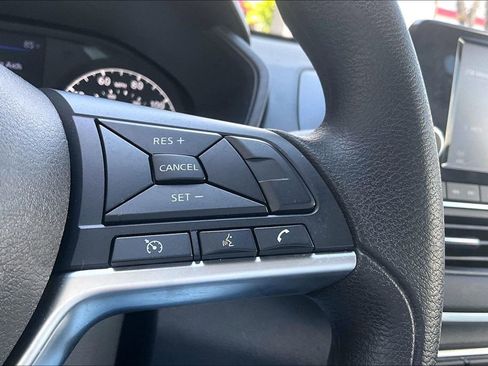 Used 2022 Nissan Altima 2.5 S image 12