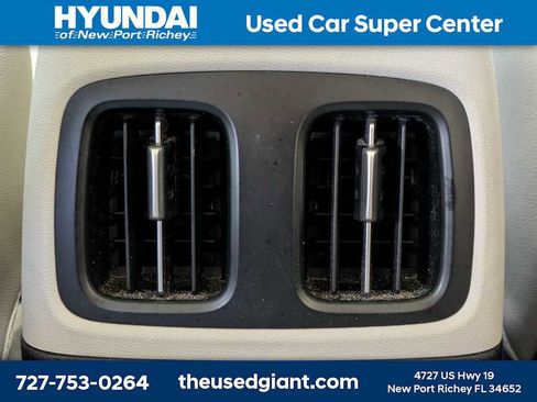 Certified 2023 Hyundai Tucson SEL w/ Convenience Package FWD image 16