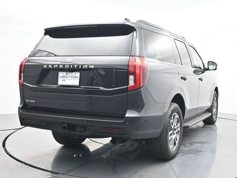 New 2025 Ford Expedition Active image 8