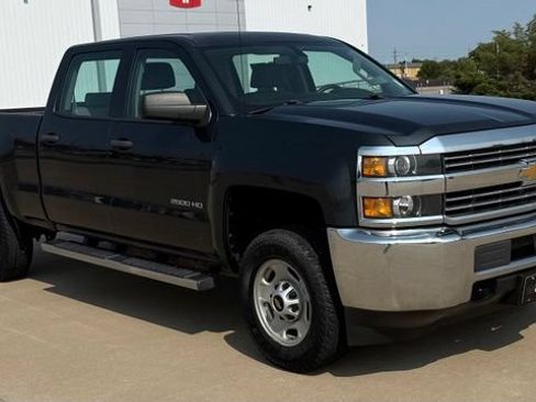 Used 2017 Chevrolet Silverado 2500 W/T AWD/4WD image 7
