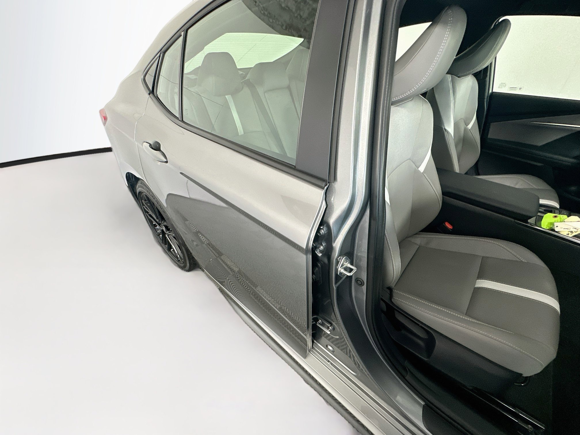 Used 2026 Toyota Camry SE FWD image 28