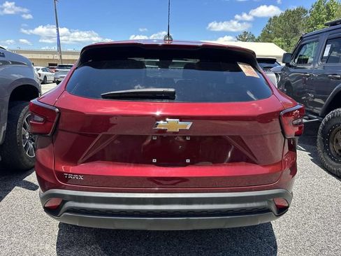 Used 2024 Chevrolet Trax LS FWD image 12