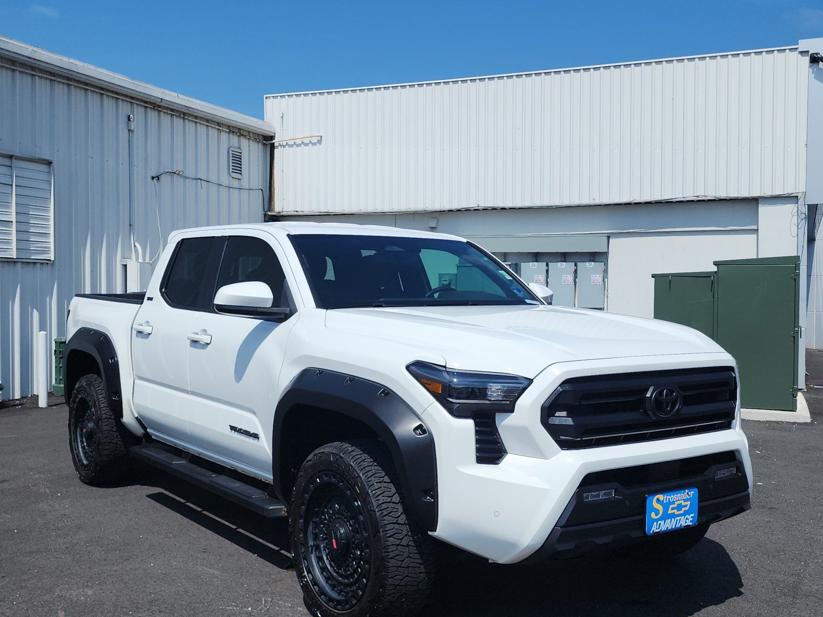 Used 2024 Toyota Tacoma SR5 AWD/4WD image 7