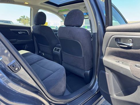 Used 2013 Nissan Altima 3.5 SV FWD image 38