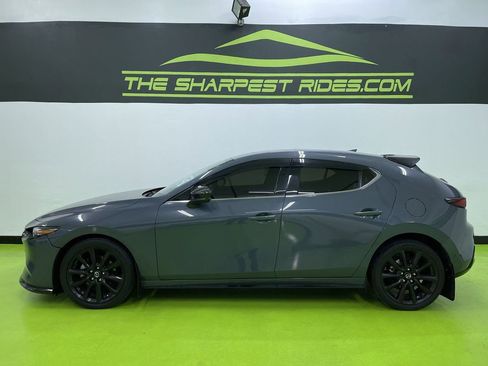 Used 2021 MAZDA MAZDA3 Hatchback w/Premium Plus Pkg image 6