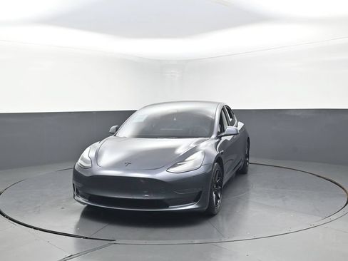 Used 2023 Tesla Model 3 Standard Range RWD image 3