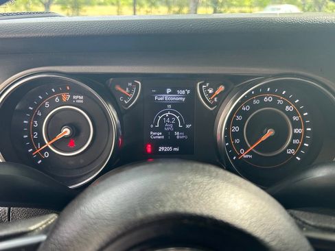 Used 2022 Jeep Wrangler Sport AWD/4WD image 19