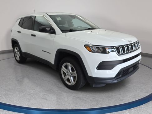 Used 2024 Jeep Compass Sport AWD/4WD image 3