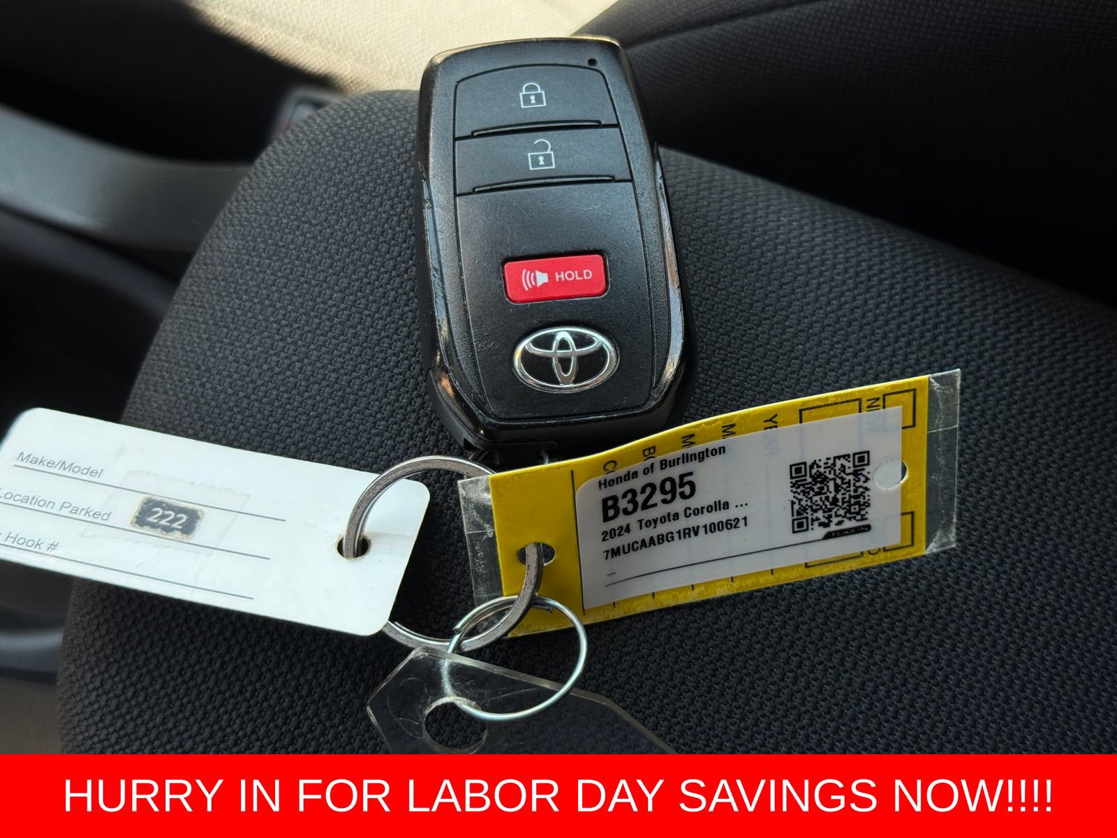Used 2024 Toyota Corolla Cross LE AWD/4WD image 32