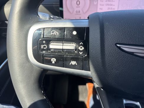 Used 2025 Genesis GV80 2.5T Standard AWD/4WD image 16