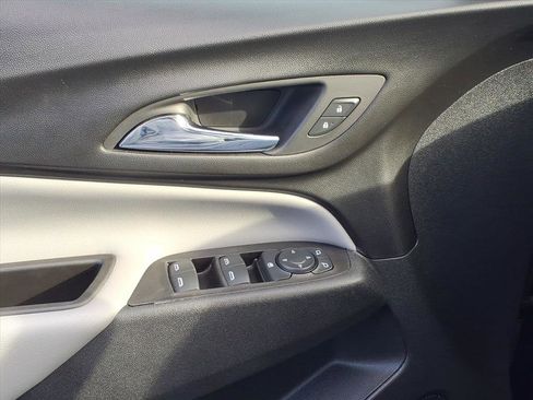 Used 2022 Chevrolet Equinox LT image 24