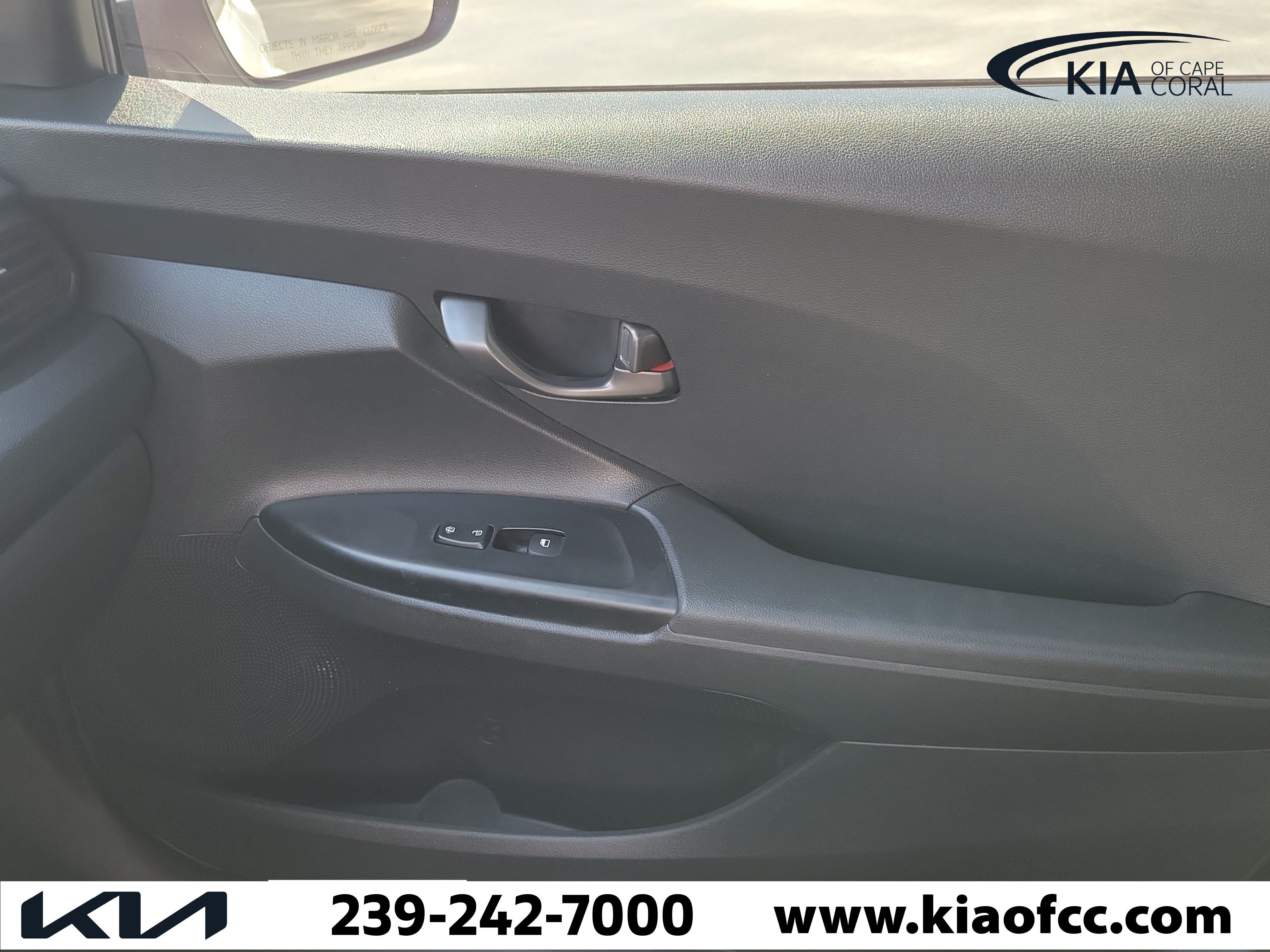 Used 2019 Hyundai Veloster 2.0 FWD image 28