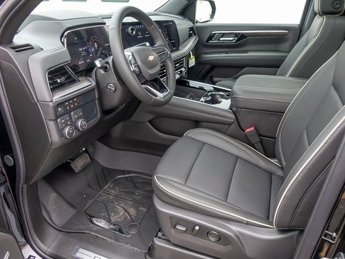 New 2026 Chevrolet Suburban Premier image 15