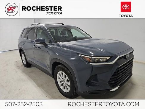 Used 2025 Toyota Grand Highlander AWD image 1