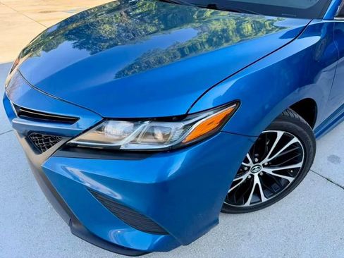Used 2020 Toyota Camry SE FWD image 11