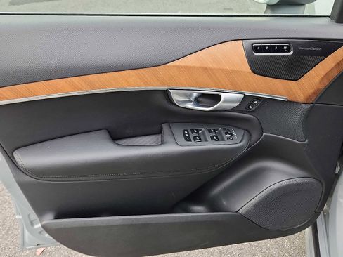 Certified 2024 Volvo XC90 B6 Plus image 12