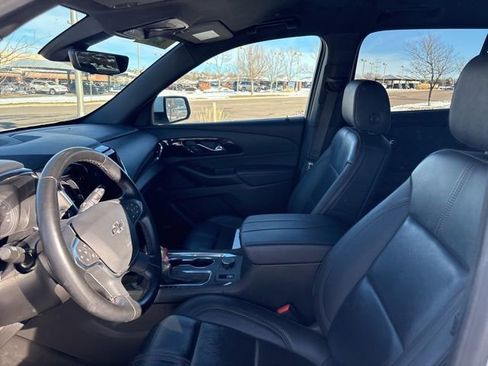 Used 2023 Chevrolet Traverse RS image 13